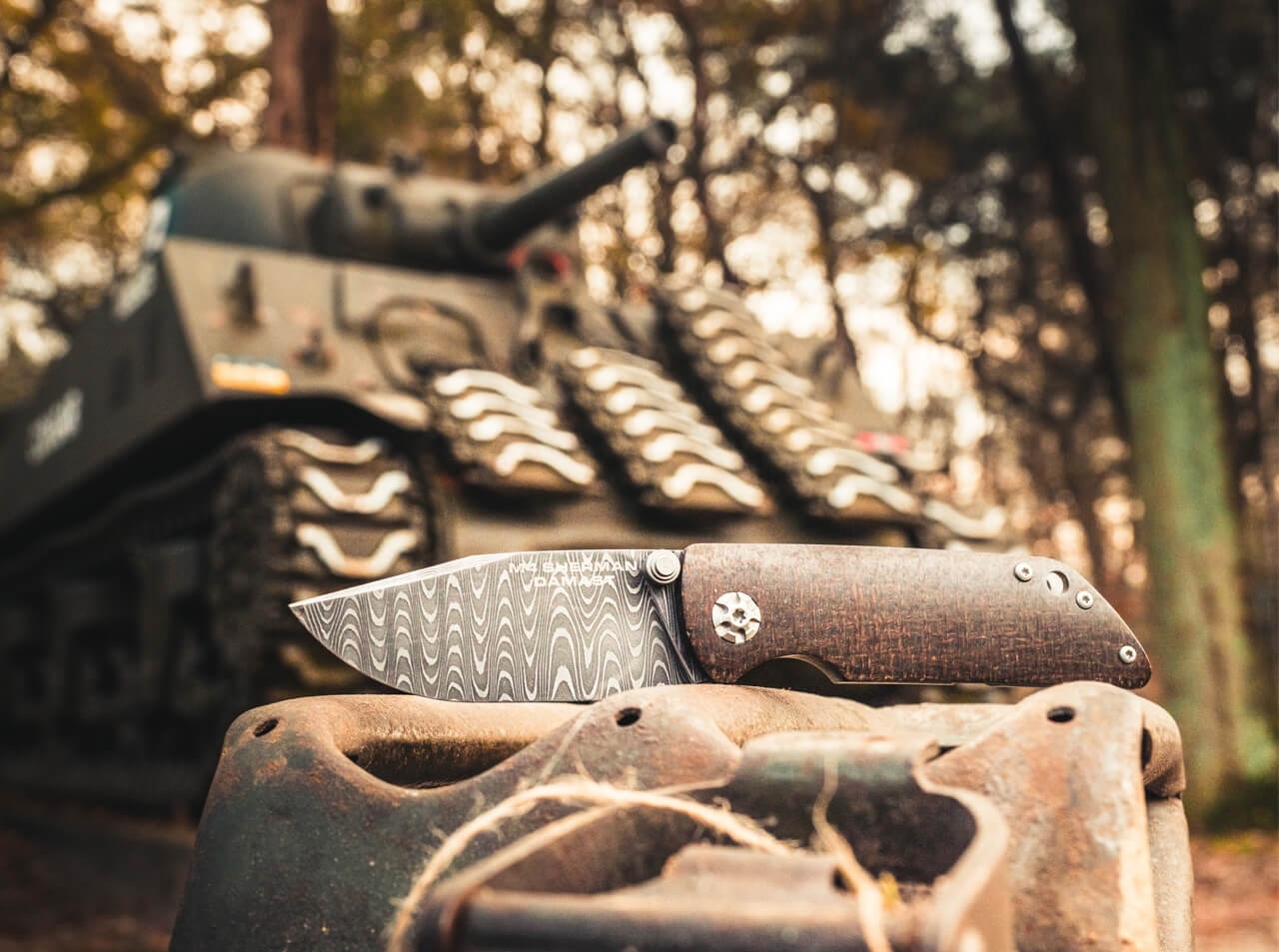 Böker Manufaktur Solingen M4 Sherman-Damast Einhandmesser mit Hosenclip – Bild 3