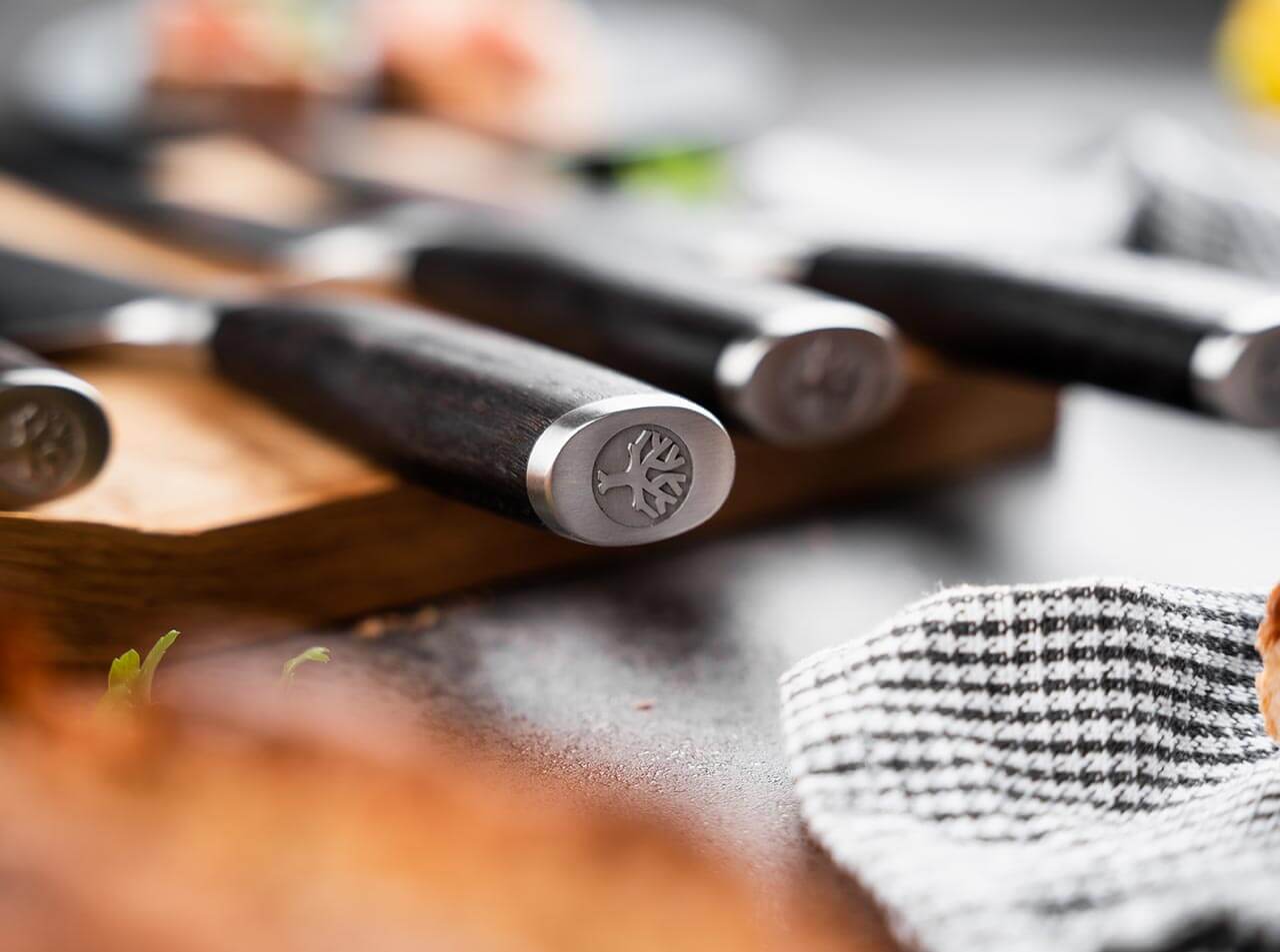 Böker Manufaktur Solingen Meisterklinge Damast Santoku – Bild 4