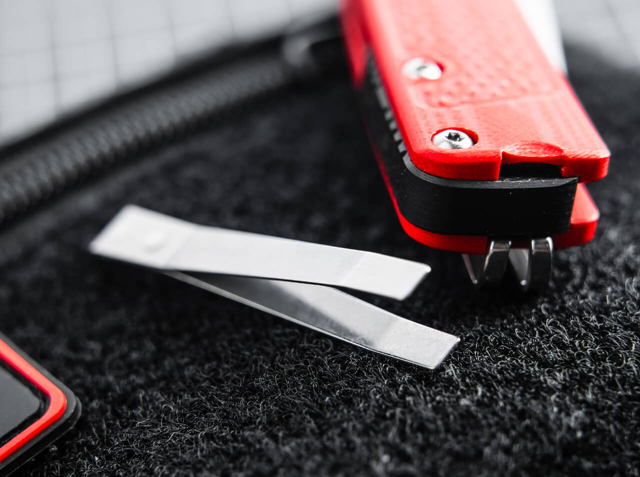 Böker Plus Fire Ant Red, Einhandmesser, Flipjoint – Bild 4