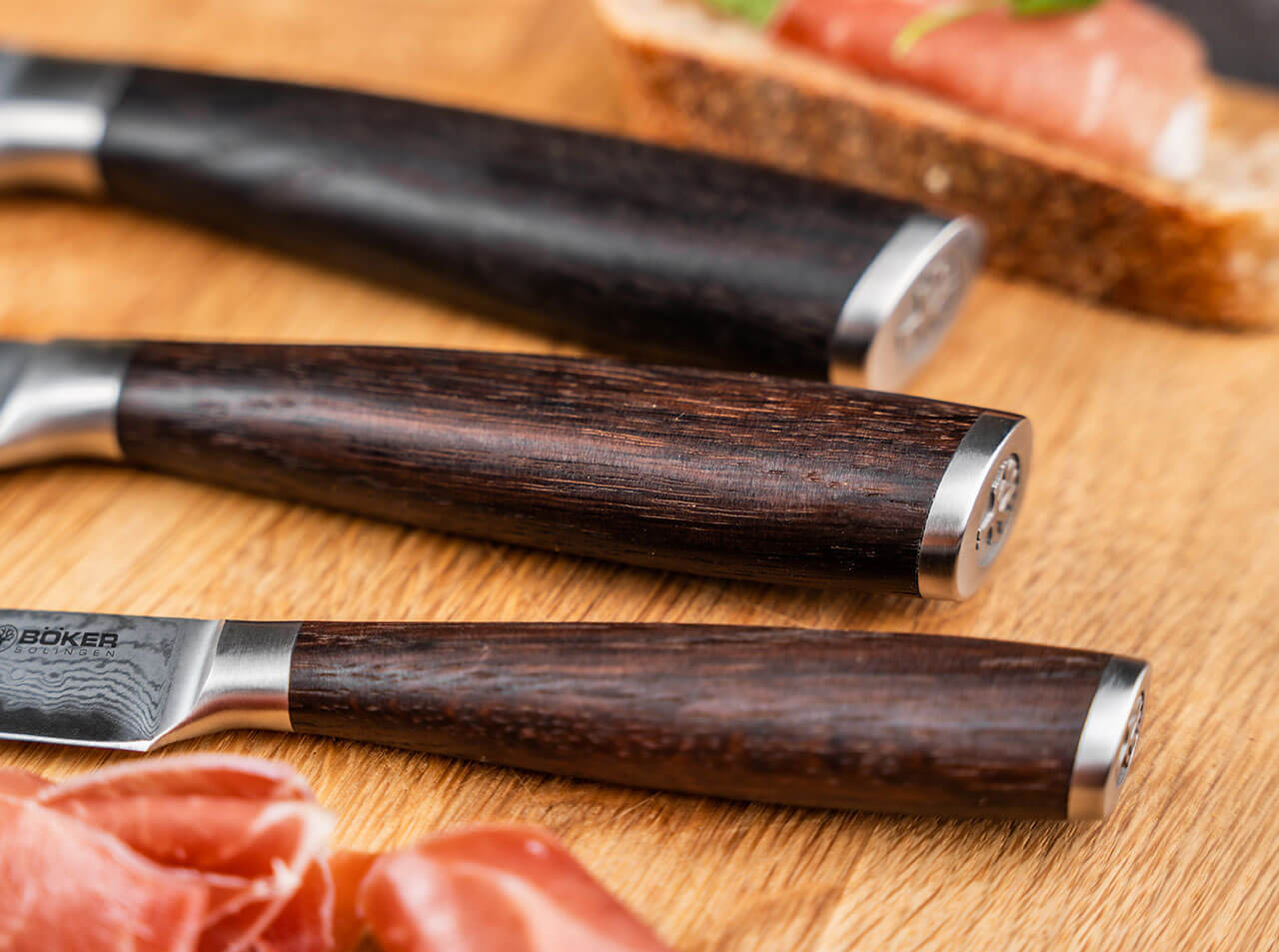Böker Manufaktur Solingen Meisterklinge Damast Santoku – Bild 3
