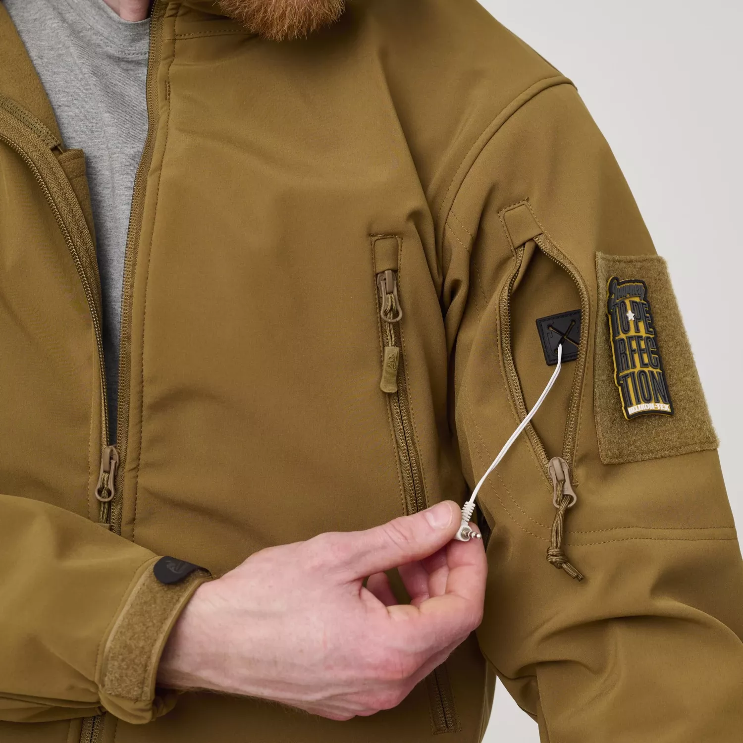 Helikon-Tex Softshell taktische Jacke Gunfighter Coyote braun – Bild 10